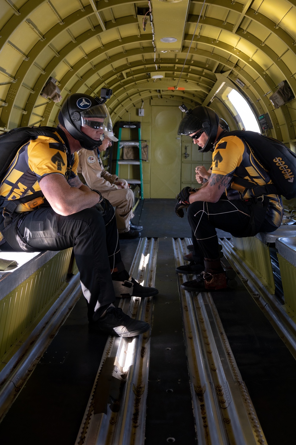 USSOCOM &quot;Para-Commandos Drop in to the Sioux Falls Airshow