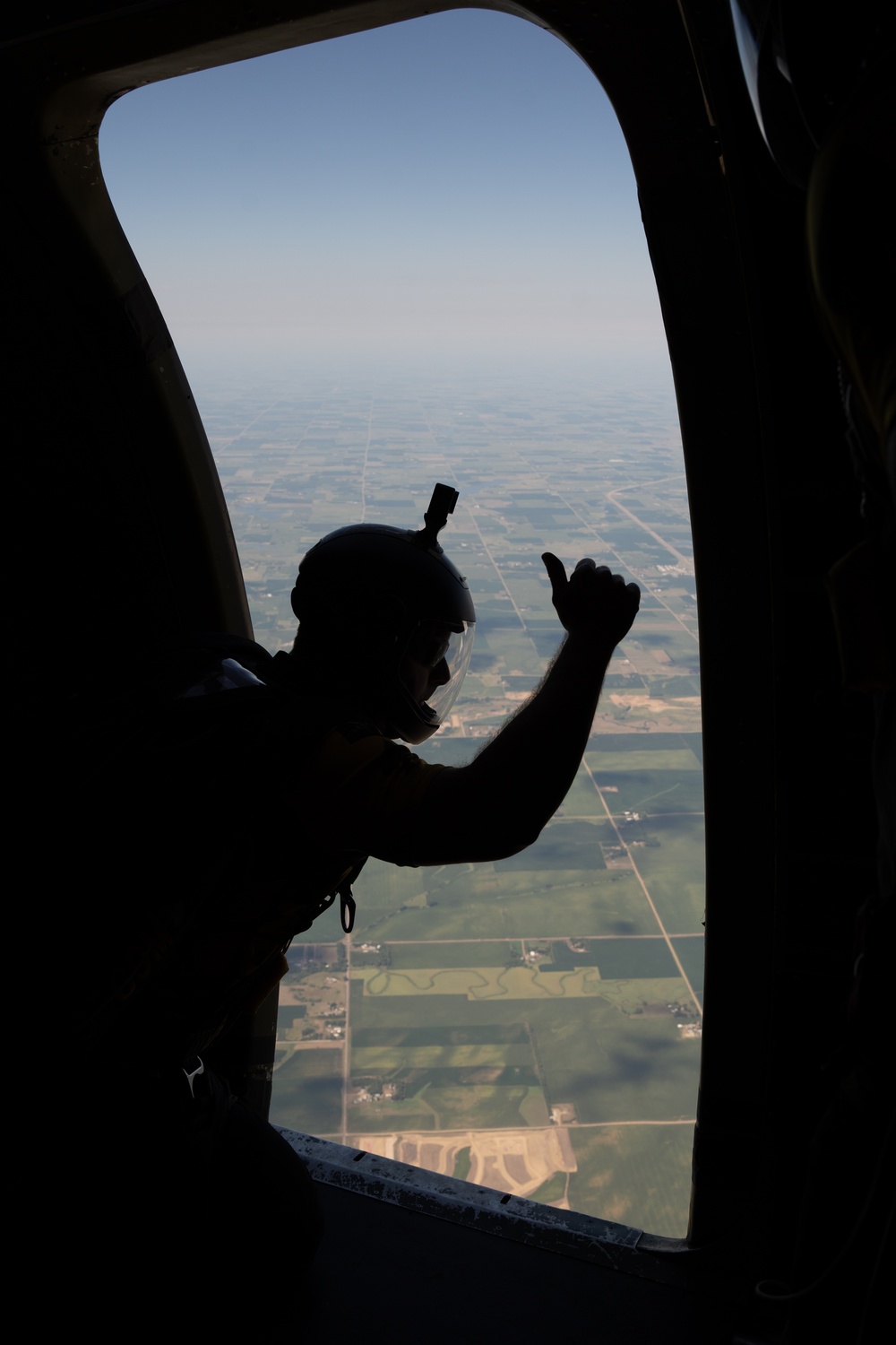 USSOCOM &quot;Para-Commandos Drop in to the Sioux Falls Airshow