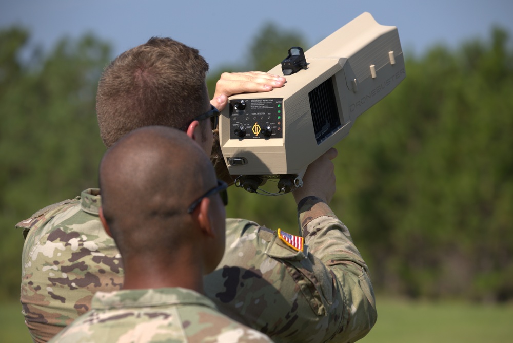 82nd Airborne Division Paratrooper train on c-UAS