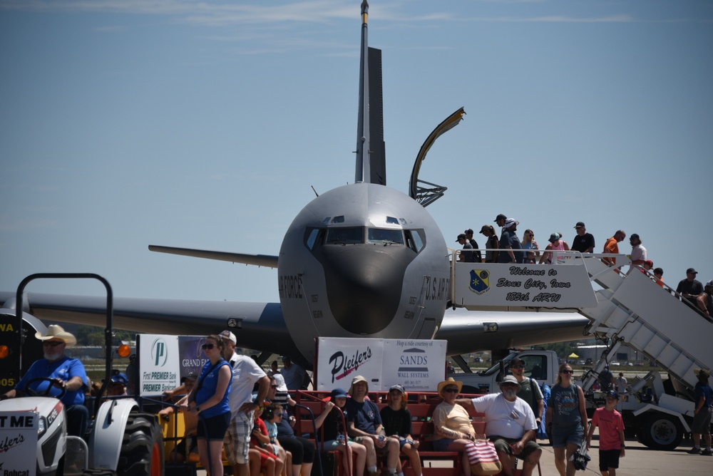 Iowa Air National Guard KC-135R Stratotanker featured at Sioux Falls Airshow