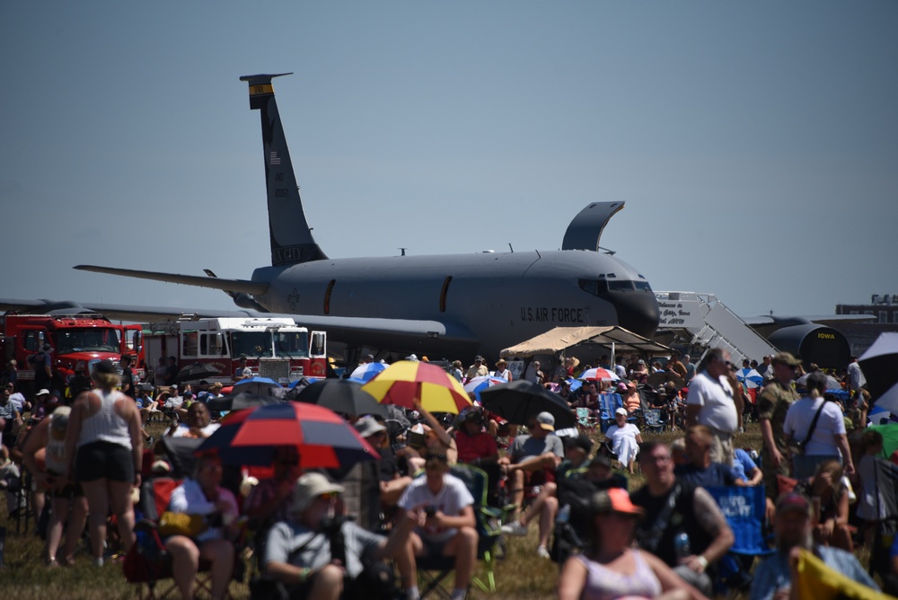 Iowa Air National Guard KC-135R Stratotanker featured at Sioux Falls Airshow