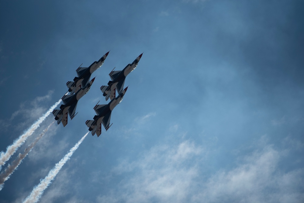 The United States Air Force Demonstration Squadron “Thunderbirds” perform at the Sioux Falls Airshow