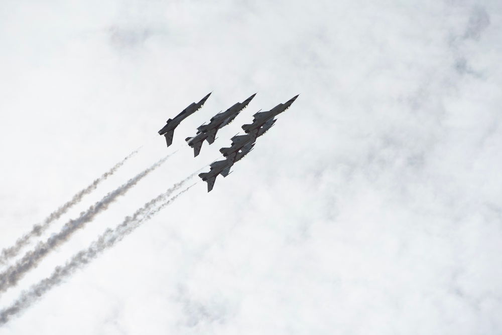 The United States Air Force Demonstration Squadron “Thunderbirds” perform at the Sioux Falls Airshow