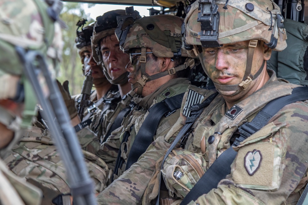 Soldiers conduct field maneuvers during Talisman Sabre 23