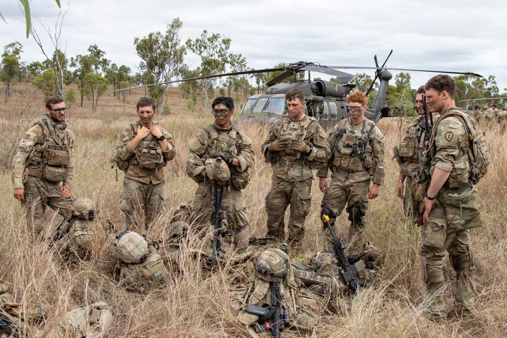 Soldiers conduct field maneuvers during Talisman Sabre 23