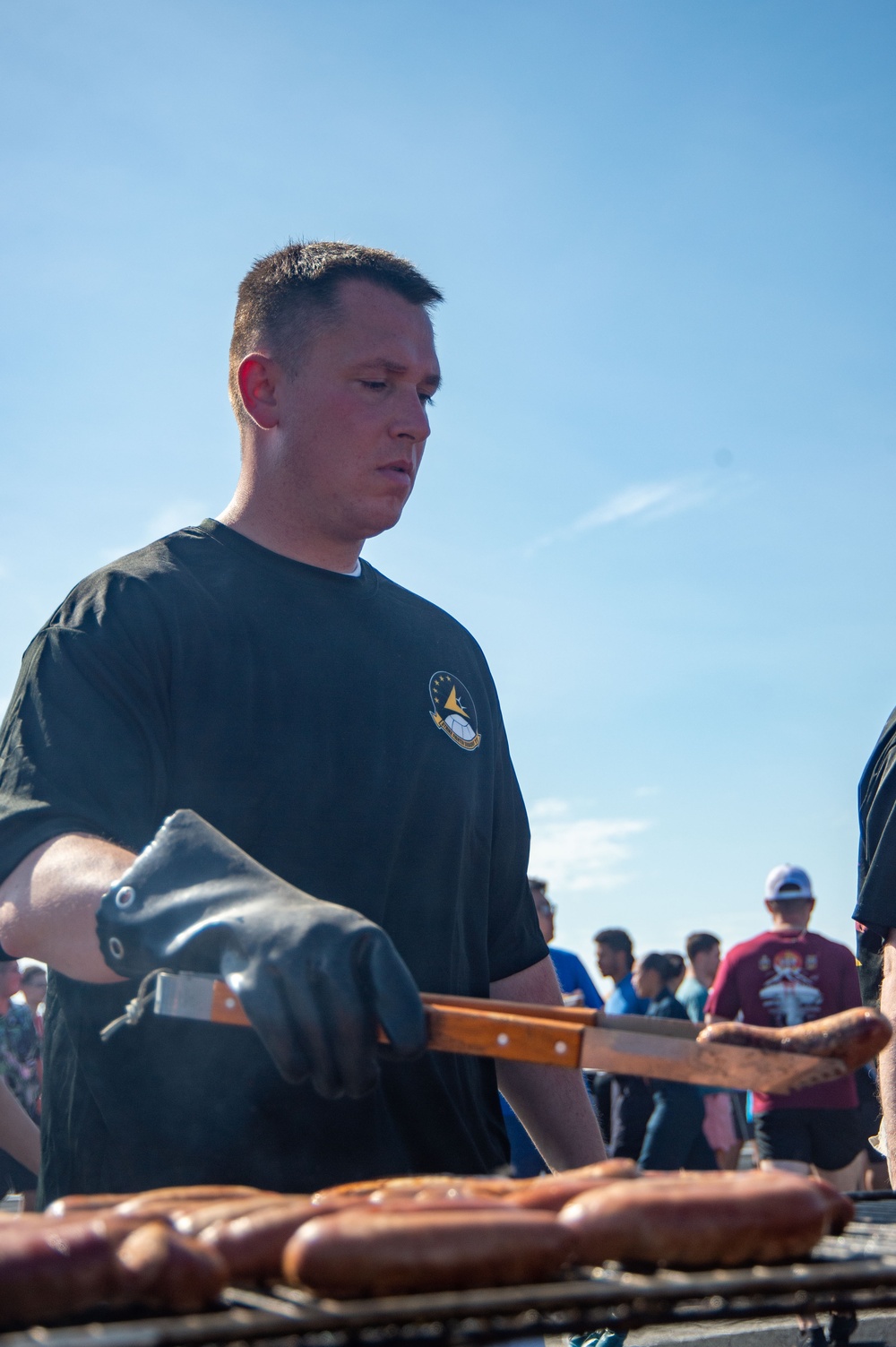 USS Ronald Reagan (CVN 76) holds a steel beach picnic during 20th anniversary of ship’s commissioning