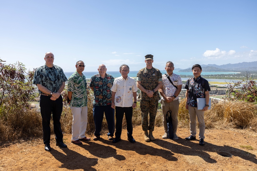 Okinawa Governor visits MCBH