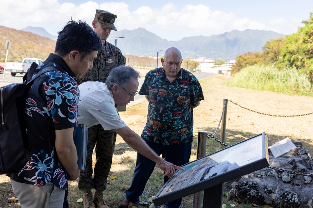 Okinawa Governor visits MCBH