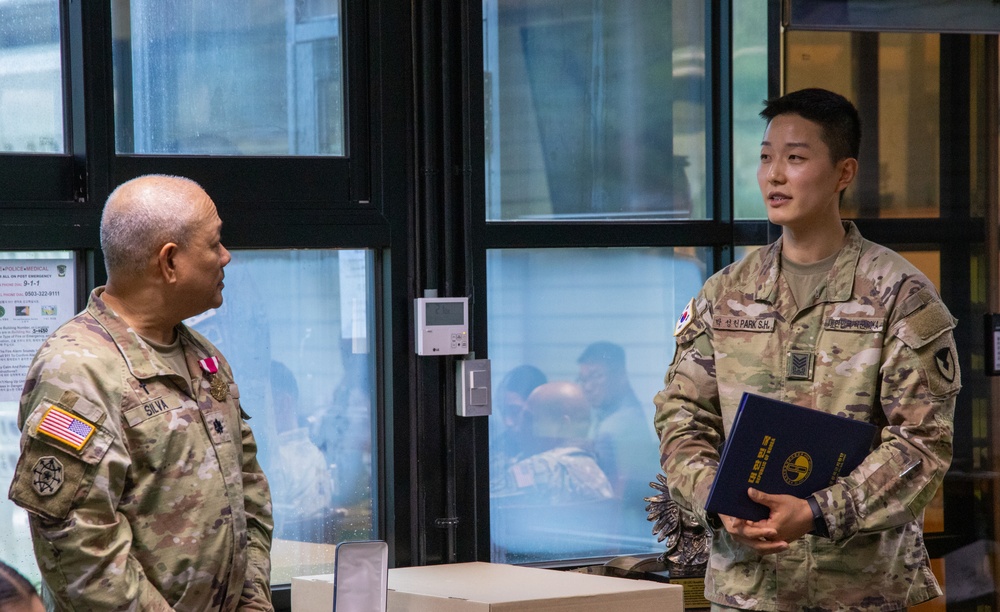 CH (Lt. Col.) Ronaldo Silva Receives the Meritorious Service Medal