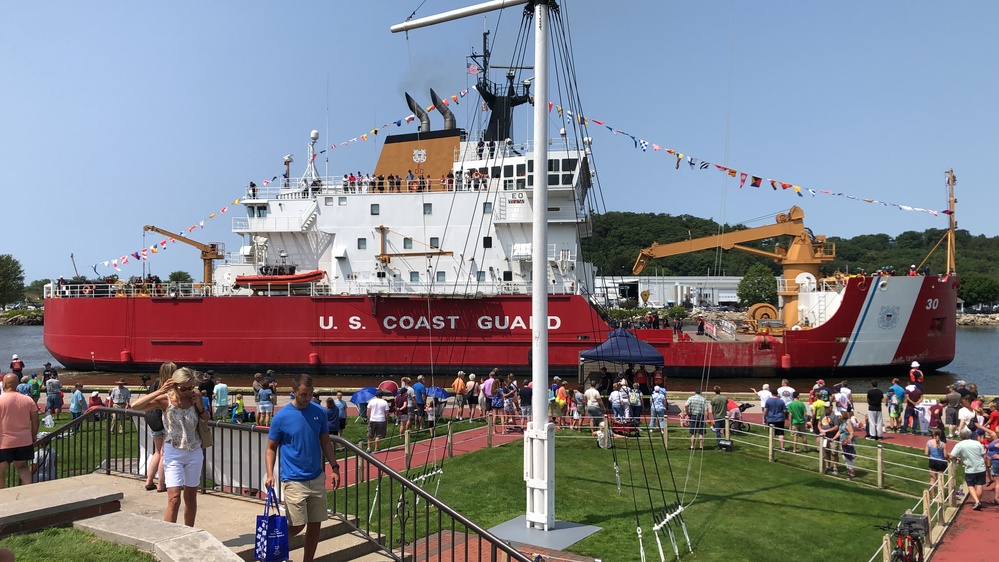 Grand Haven Coast Guard Festival Parade of Ships