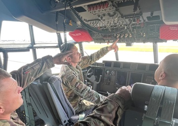 Missouri C-130H maintainers learn J-model systems from old friends