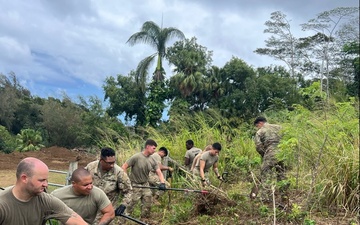 Soldiers help local farm while learning about Hawaiian culture