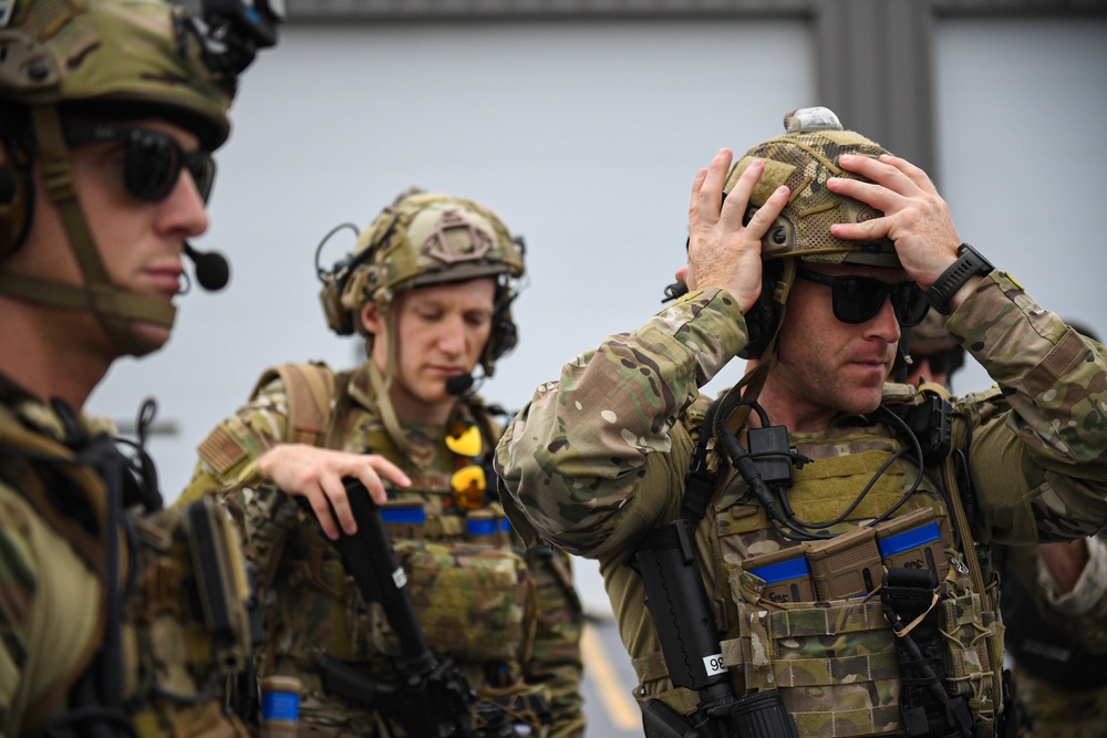 Exercise Iron Keystone Participants Arrive in Middletown