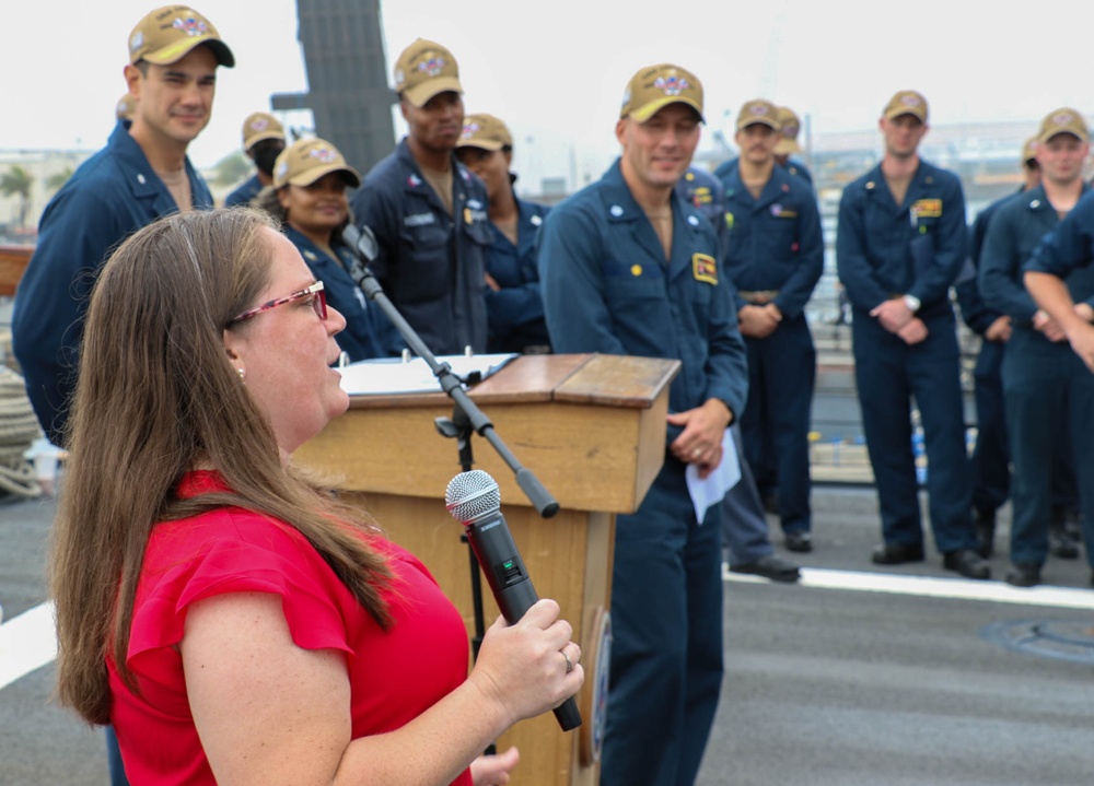 USS Decatur Holds Awards Ceremony