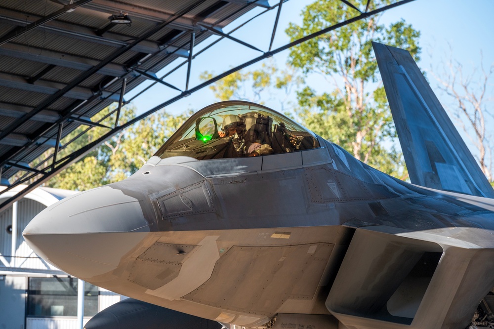 199th Air Expeditionary Squadron F-22 arrives at Tindal