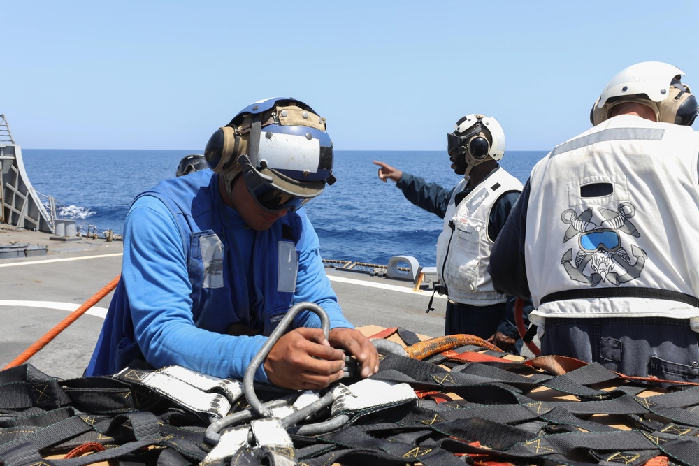 Sailors Prepare For Vertical Replinishment