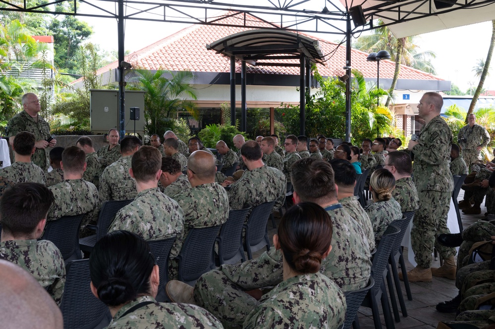 MCPON Honea Visits 7th Fleet