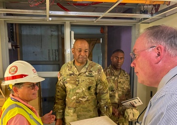 LTG Vereen visits Barracks at Fort Liberty
