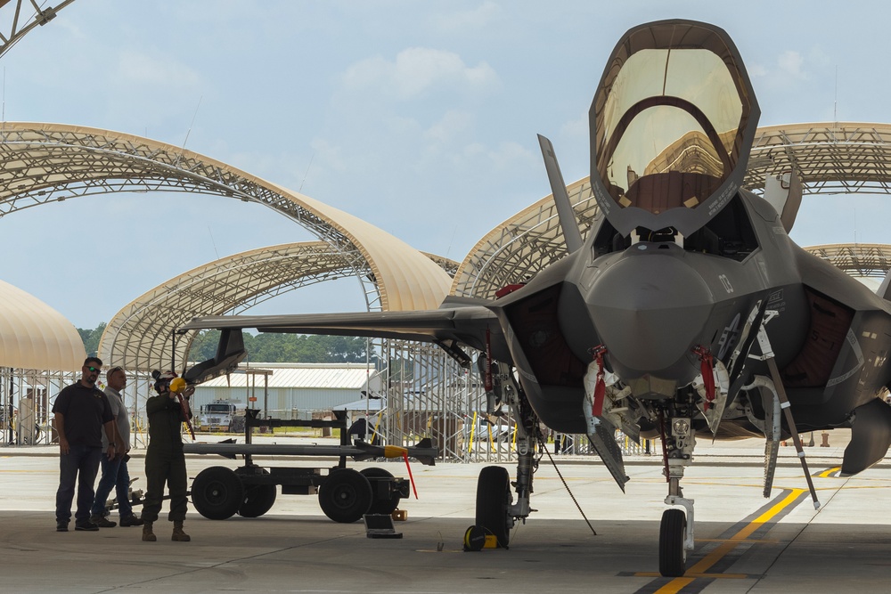 U.S. Marines with VMFA-542 conduct air operations with U.S. Air Force in Exercise Razor Talon