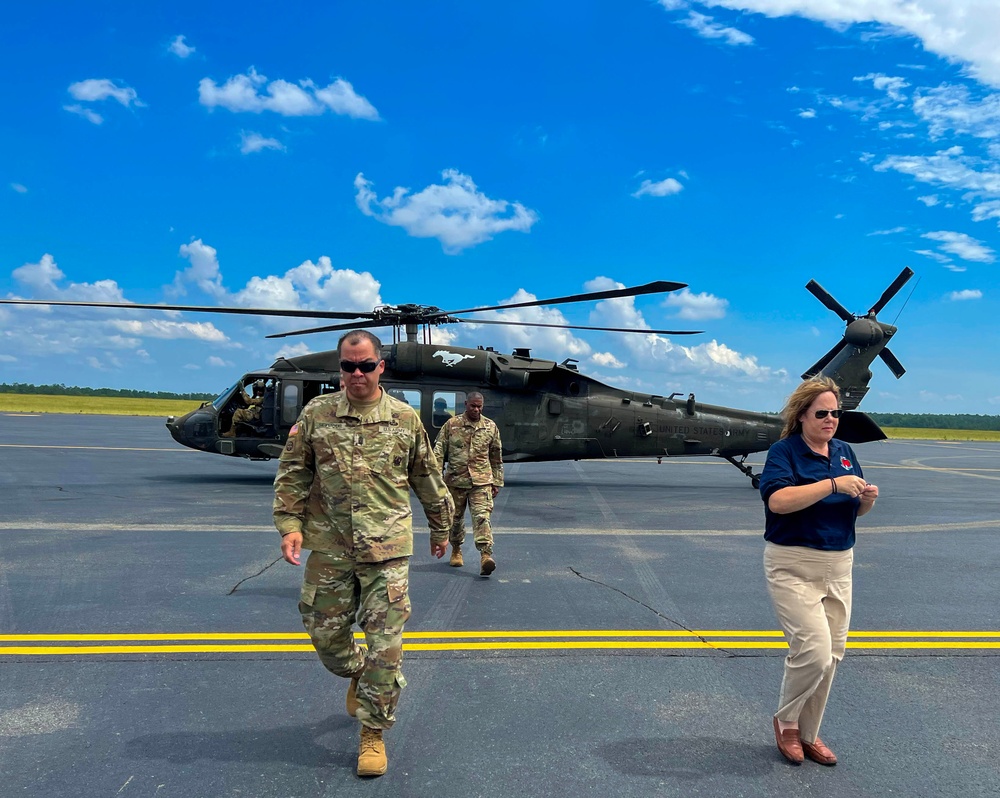 LTG Vereen visits Fort Liberty and the Floating Solar Micro-Grid