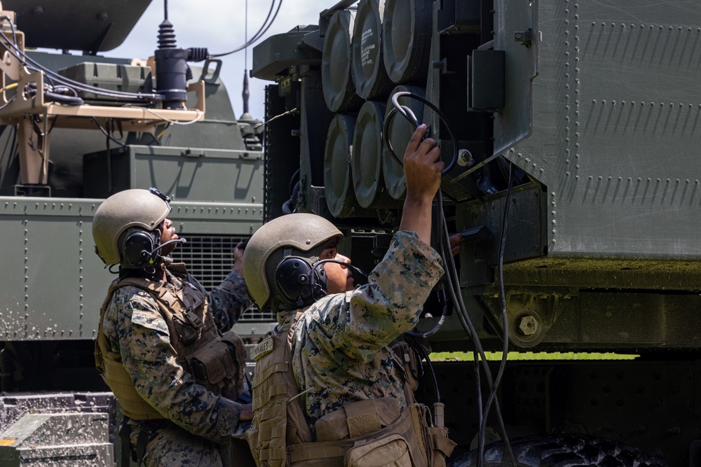 2/10 Marines fire HIMARS