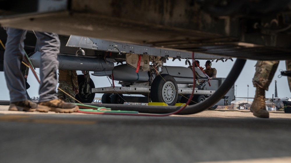 4th FW loads munitions at Langley Air Force Base during RT-23