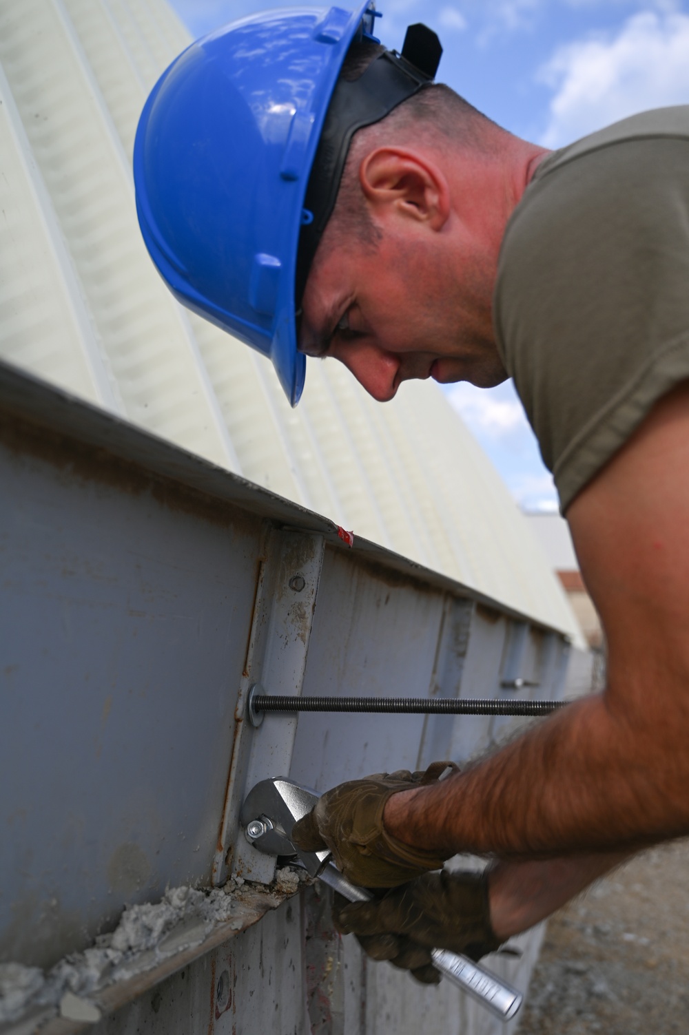 131st CES trains with 819th and 219th RHS building M1 Abrams storage facility