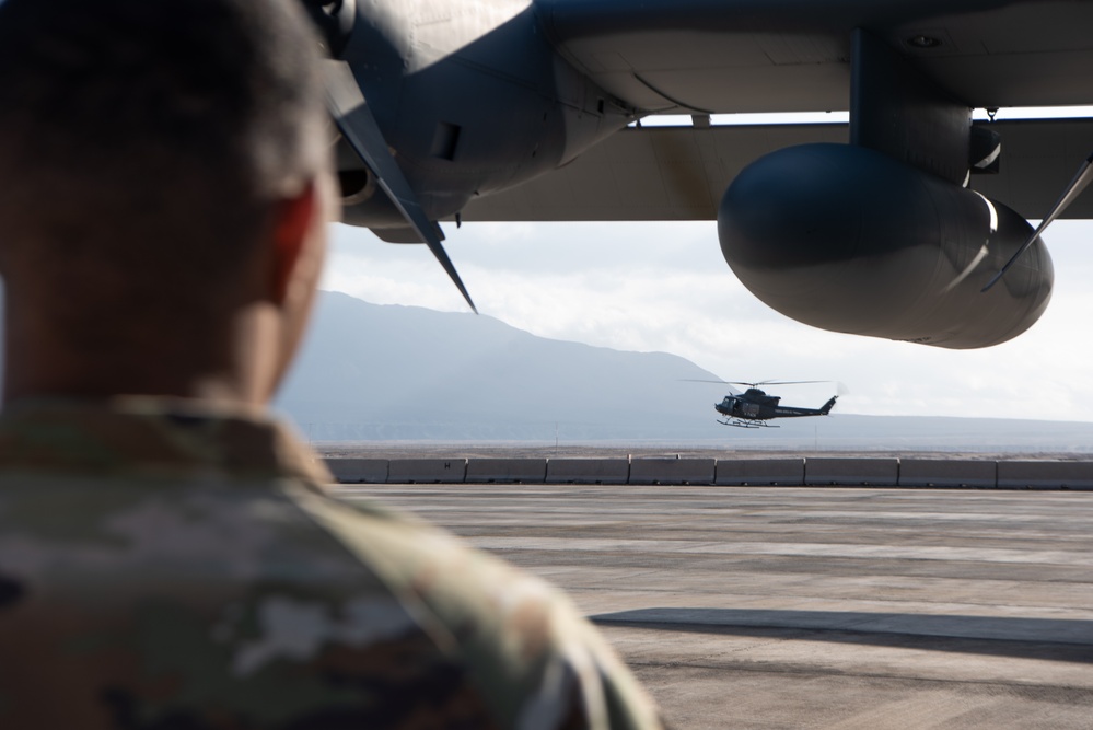 Maintainers keep gunship in flight in Chile for SOUTHERN STAR