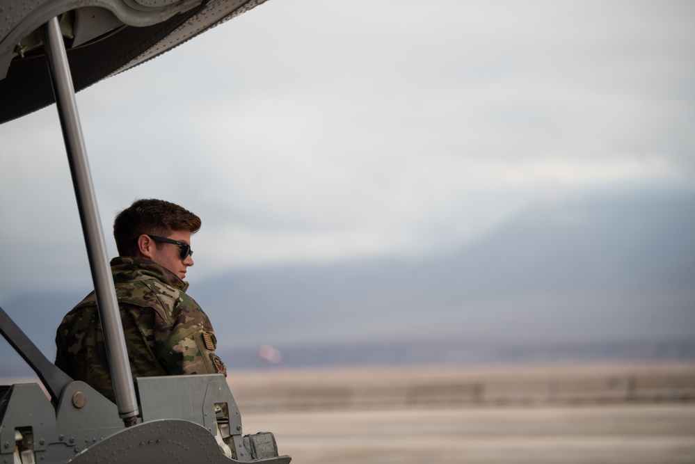 Maintainers keep gunship in flight in Chile for SOUTHERN STAR