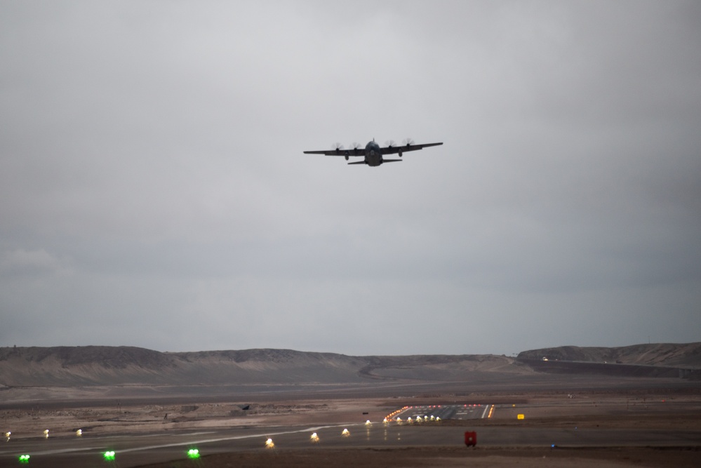 Maintainers keep gunship in flight in Chile for SOUTHERN STAR