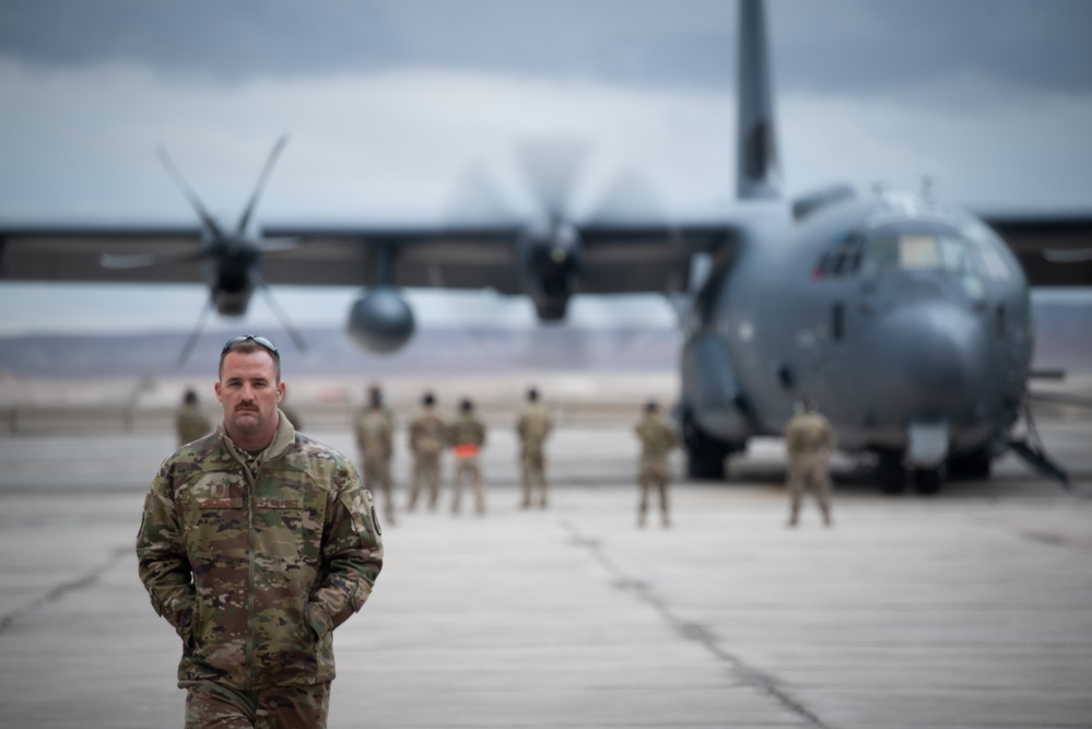 Maintainers keep gunship in flight in Chile for SOUTHERN STAR