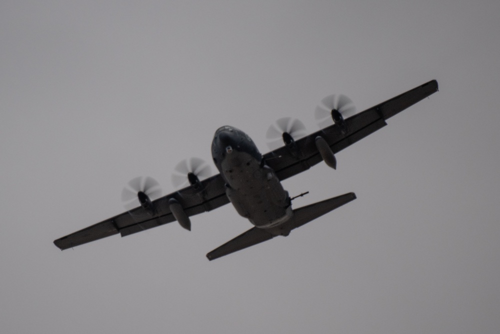 Maintainers keep gunship in flight in Chile for SOUTHERN STAR