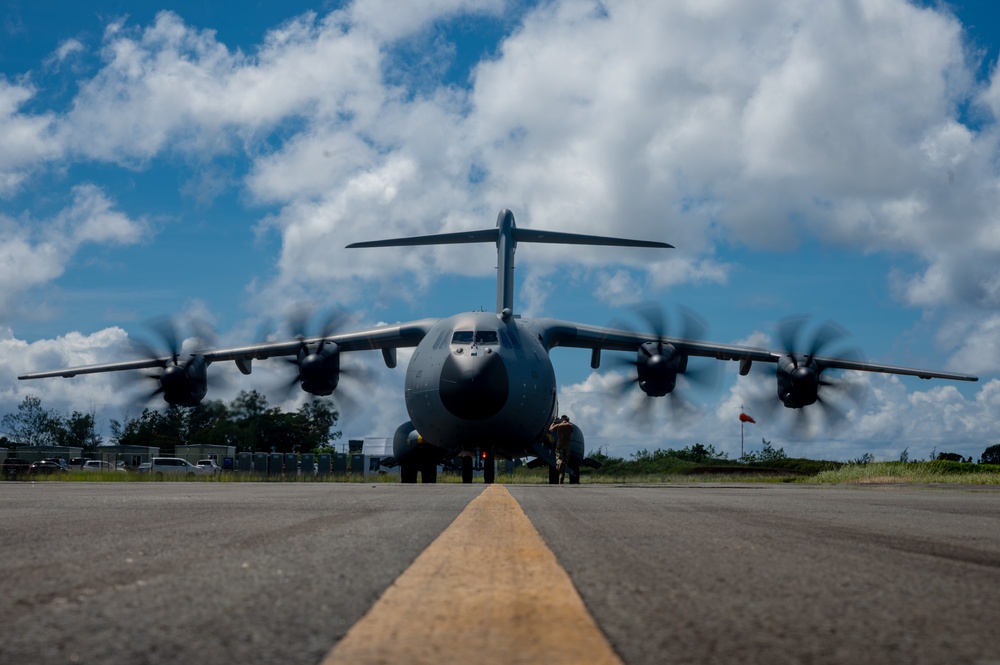 French flies U.K. and U.S. combined Aeromedical Evacuation team
