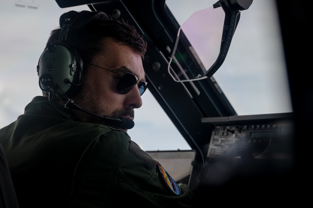 French flies U.K. and U.S. combined Aeromedical Evacuation team