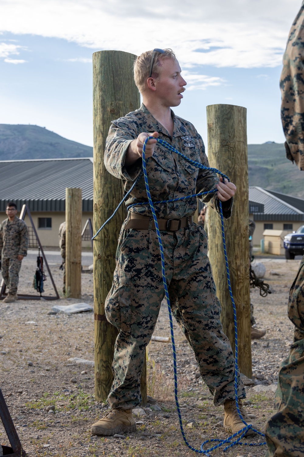 Mountain Medicine 1-23 learns knot tying techniques to help in Mountain Warfare