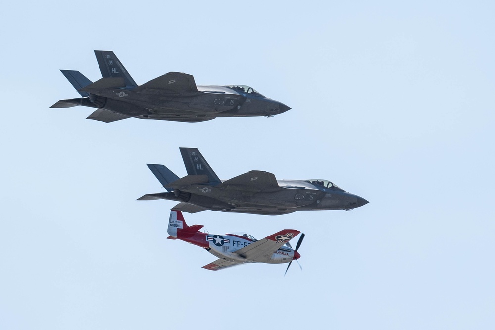DVIDS Images TriCities Water Follies airshow [Image 2 of 11]