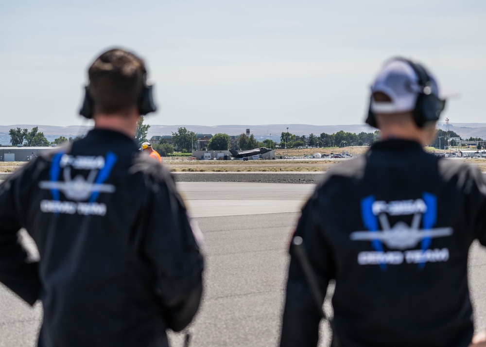 Tri-Cities Water Follies airshow