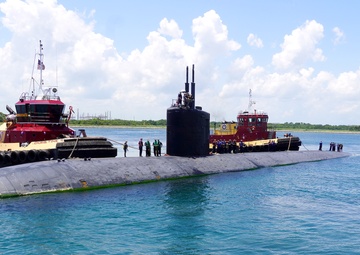 USS Albany (SSN 753) arrives in Tromso