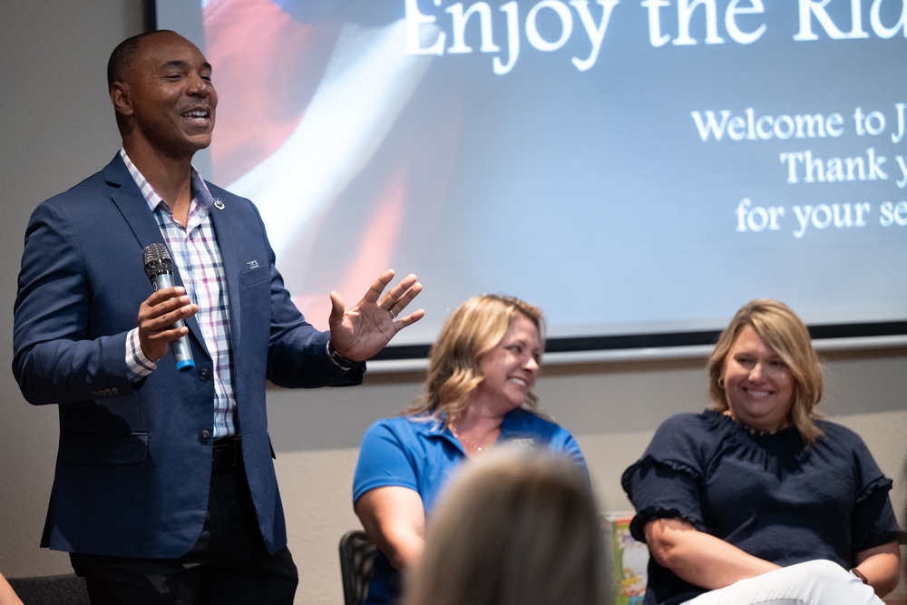 Military and Family Readiness Center Heart Link &quot;Arrive &amp; Thrive&quot; event July 2023