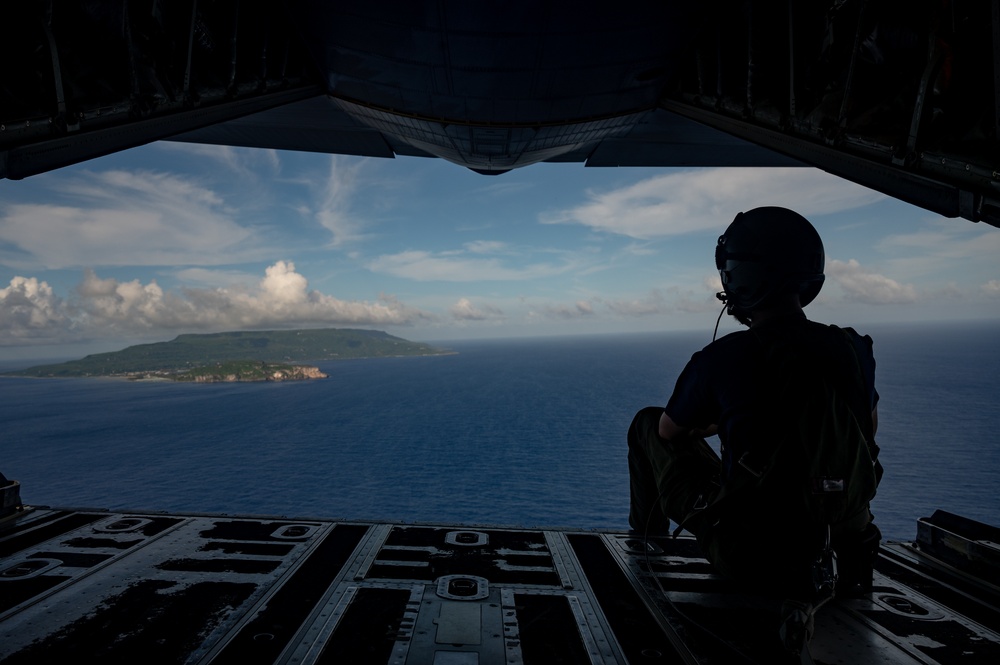 Royal Canadian Air Force trains in simulated airdrops