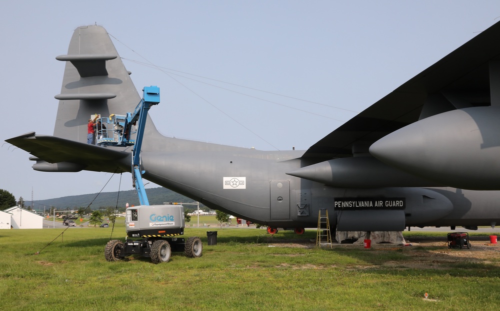 DVIDS - Images - Hercules C-130 plane restoration [Image 3 of 7]