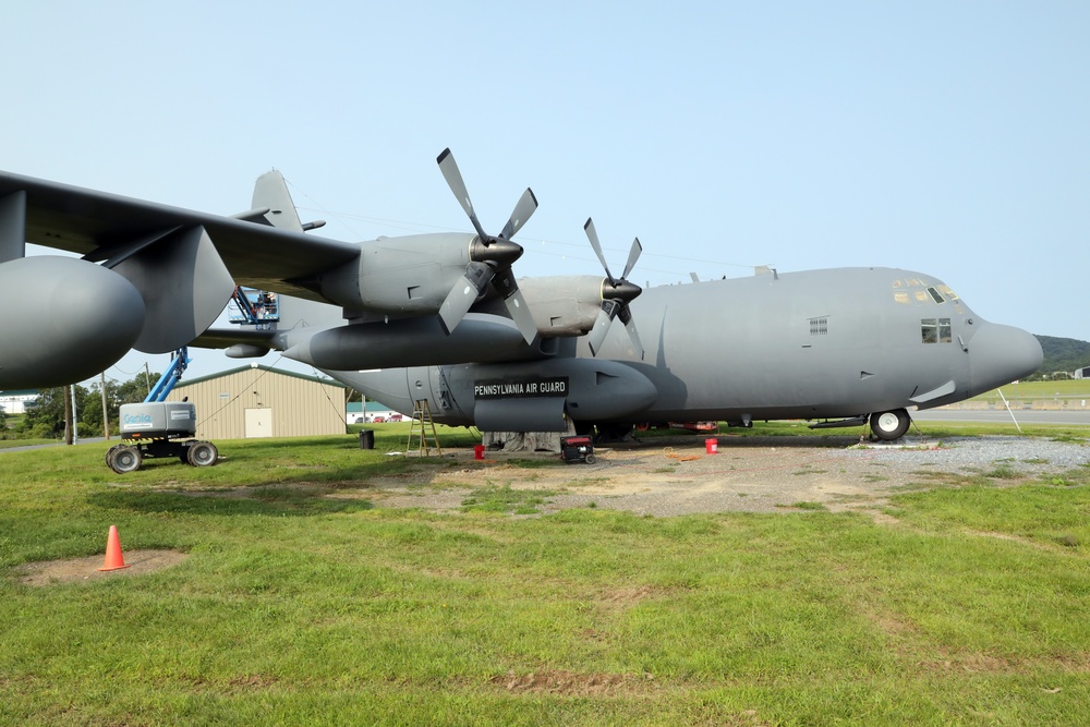 DVIDS - Images - Hercules C-130 plane restoration [Image 7 of 7]