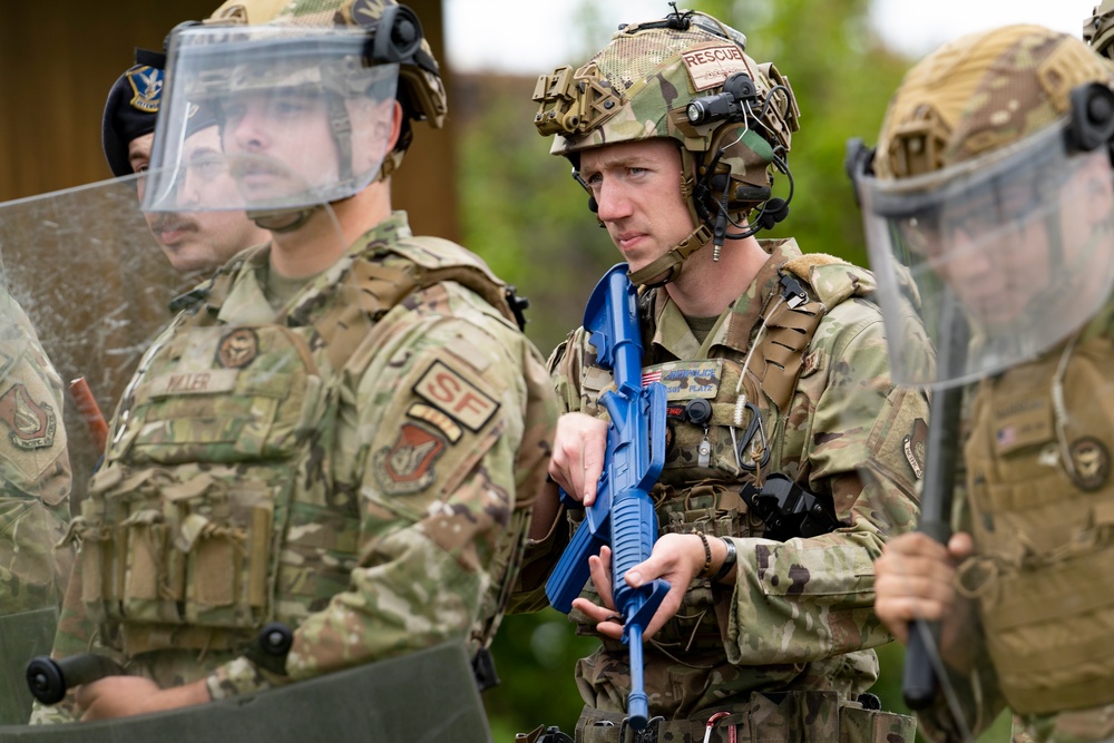 673rd SFS participates in riot-control training