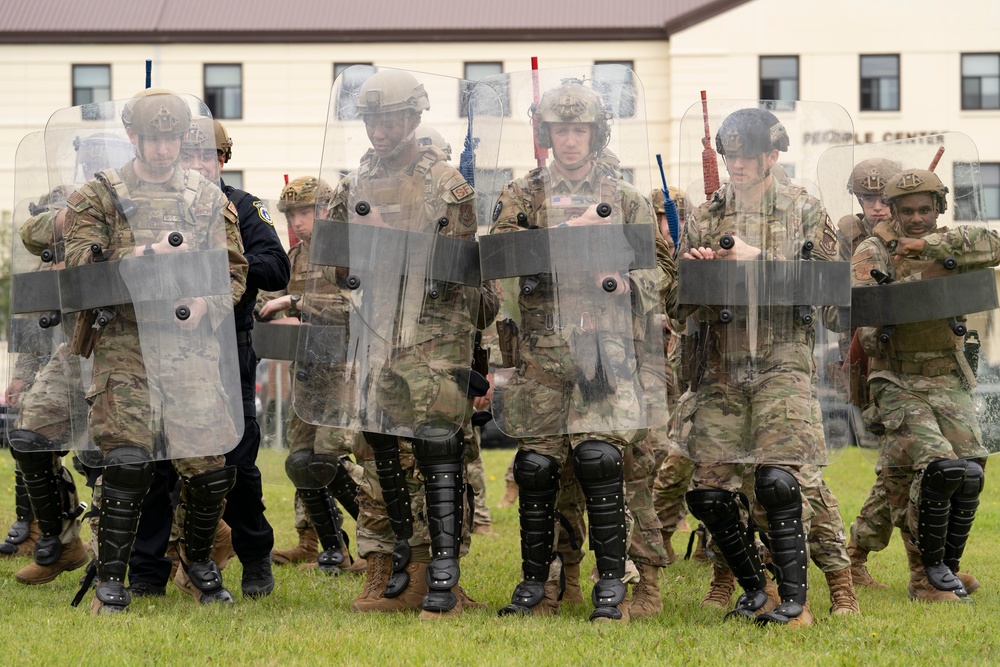 673rd SFS participates in riot-control training