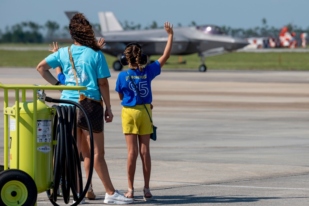 Long awaited F-35 aircraft touch down at Tyndall