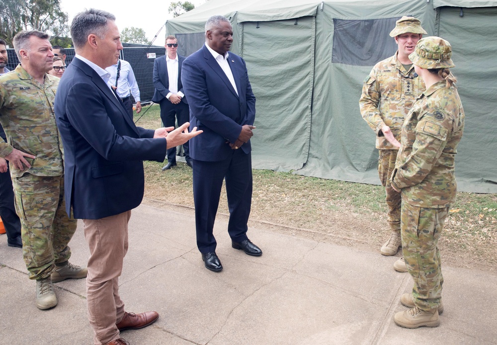 U.S. Secretary of Defense visits Talisman Sabre