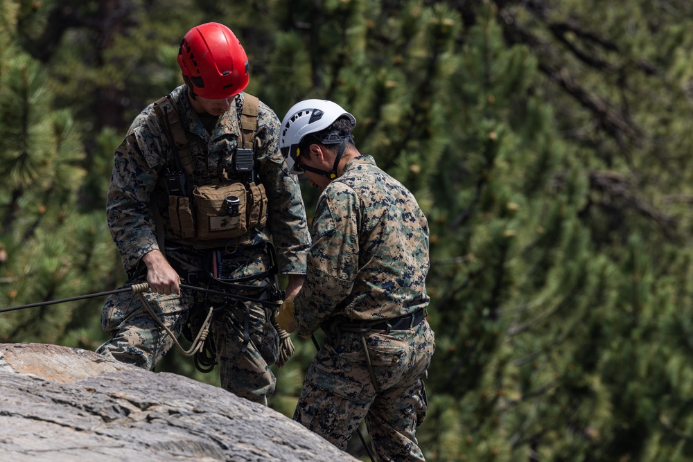 Mountain Medicine 1-23 conduct rappelling exercises