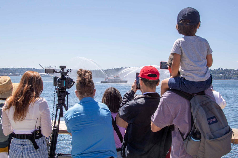 Seattle Fleet Week begins with parade of ships