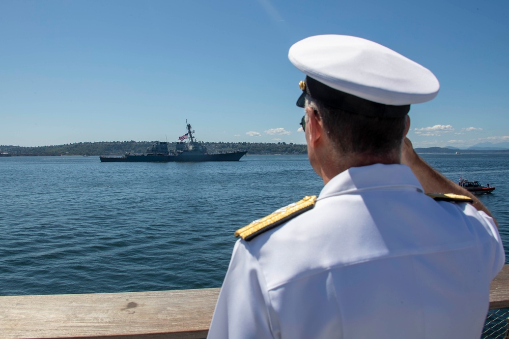 Seattle Fleet Week begins with parade of ships