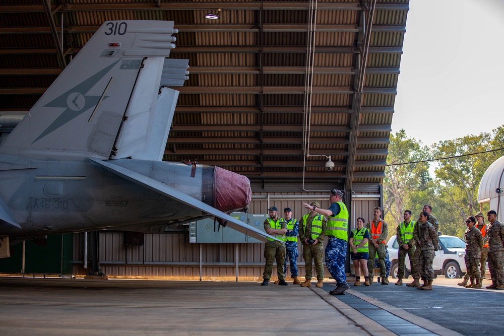 USAF Defenders tour RAAF E/A-18G Growler